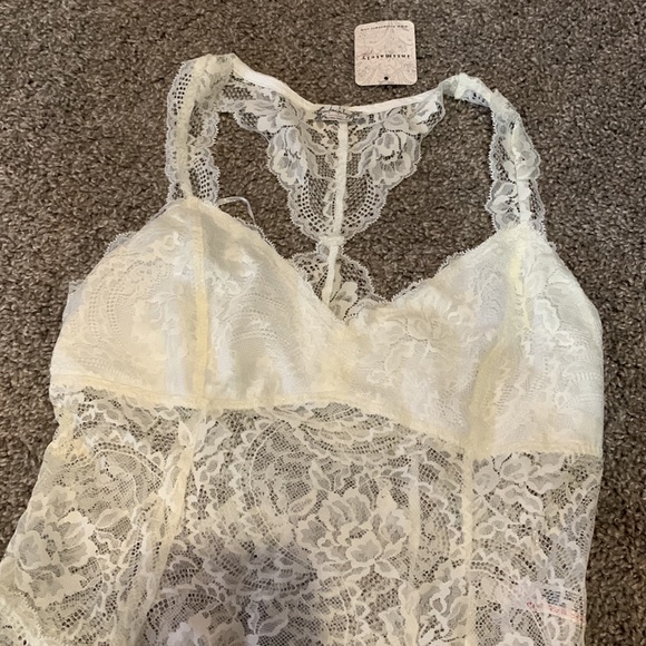 Intimately free ivory lace bodysuit size small Nwt - Picture 2 of 8
